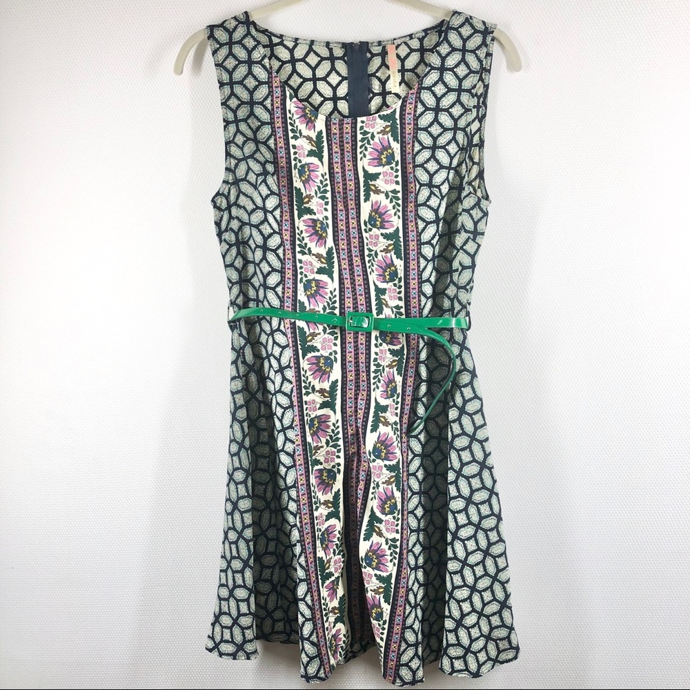Poema Sleeveless Sheath Dual Pattern Front Belted